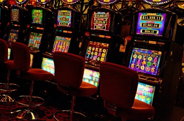 paito cina JILI live-dealer studio with multi-camera blackjack table